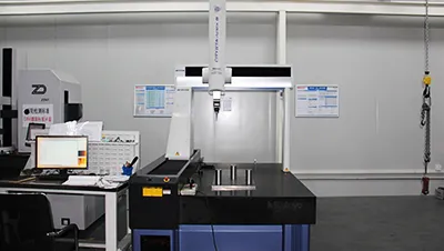Equipo de medición tridimensional Mitutoyo (Japón)